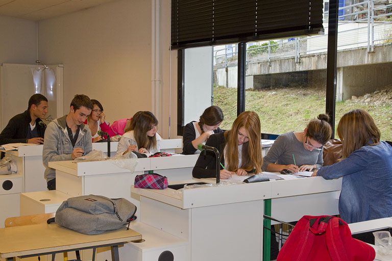 Bâtiment B : une salle de classe en filière générale.