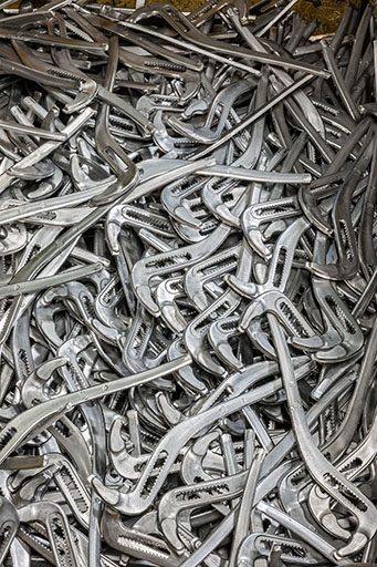 Branches de pinces multiprises (usine d'outillage Bost Garnache Industries, Laissey).