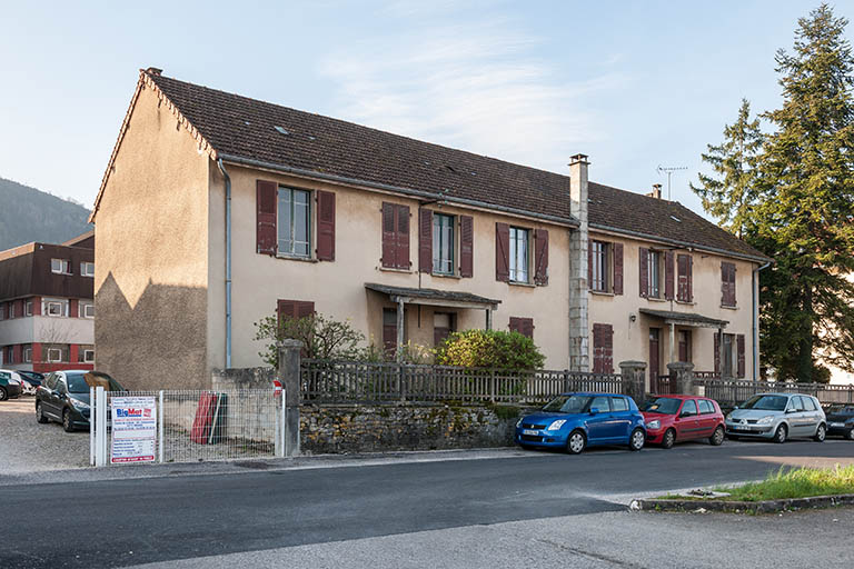 Façade antérieure nord de l'annexe (logement, atelier) sur la rue du vieil hôpital.