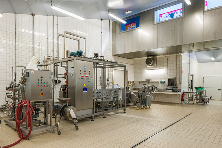 Salle de production des produits frais.