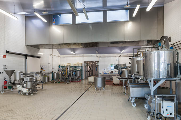 Salle de production des produits frais.