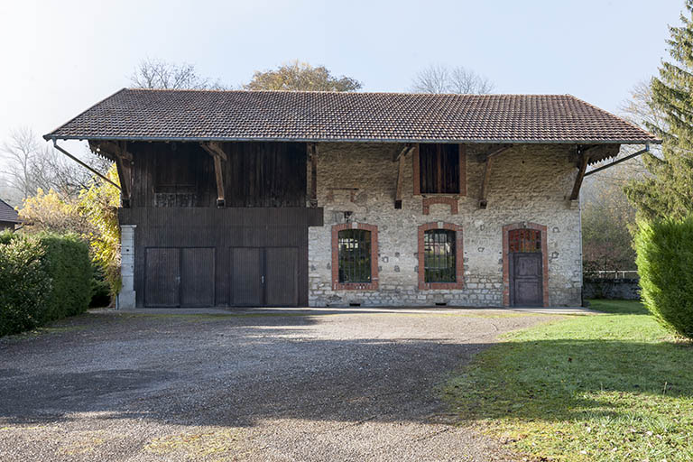 Entrepôt industriel. Face est.