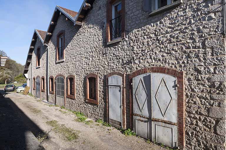 Salle des machines et chaufferie. Pignons de la façade postérieure.