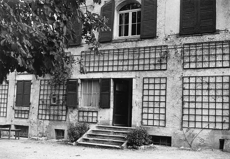 Façade ouest de l'ancien moulin à papier (?), photogr., s.d. [début 20e siècle].