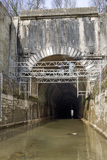 Entrée aval (restauration de la maçonnerie 2015).