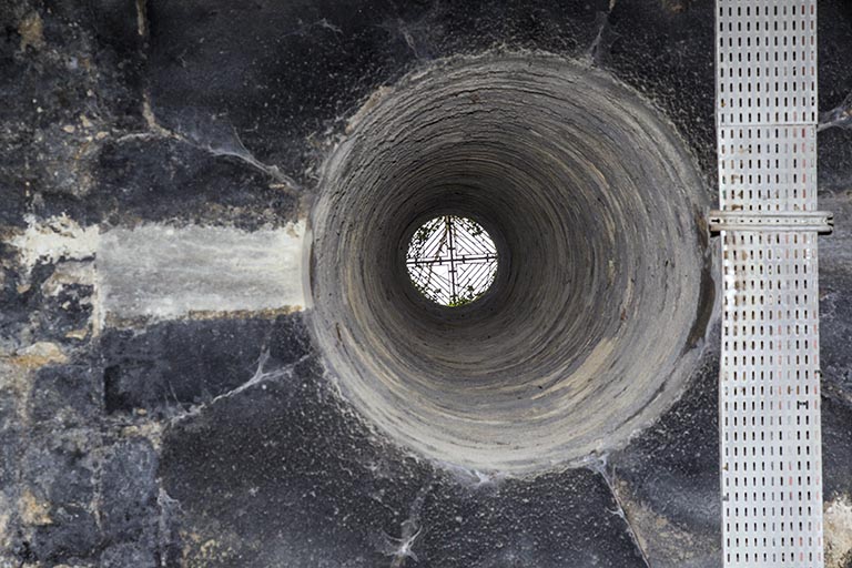 Un des puits du tunnel de Savoyeux.