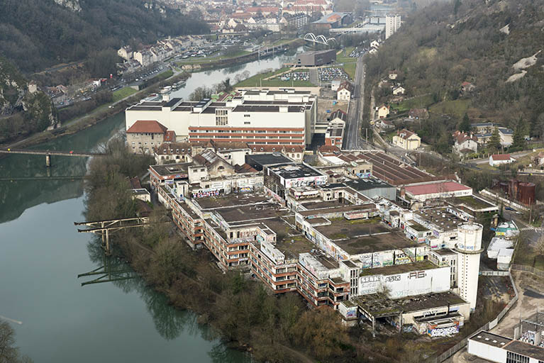 Etat en 2016. Usine A : vue plongeante sur les ateliers d'étirage et filature nylon et tergal (V).