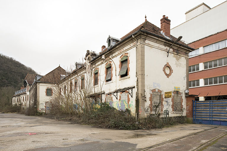 Etat en 2016. Usine A : façade sur cour des bureaux, depuis l'est.