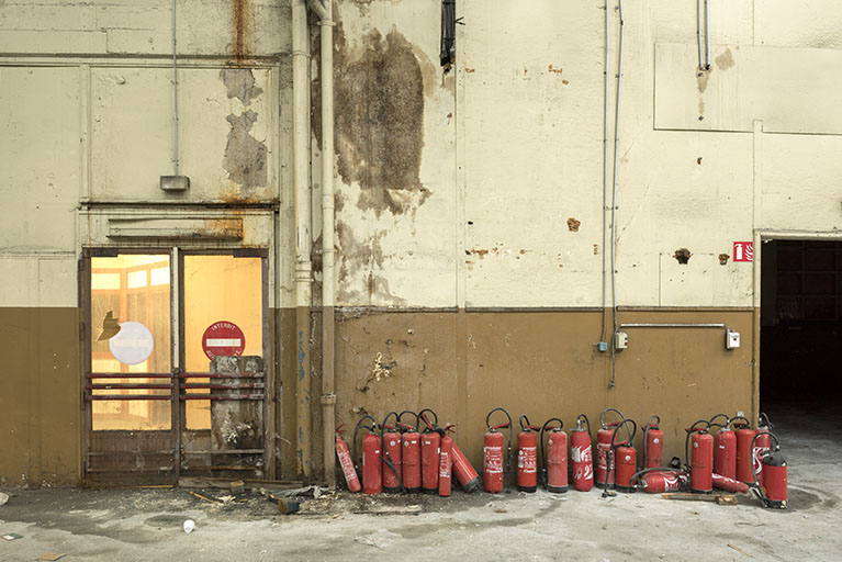 Etat en 2016. Usine A : extincteurs à l'intérieur de l'atelier de réparation.