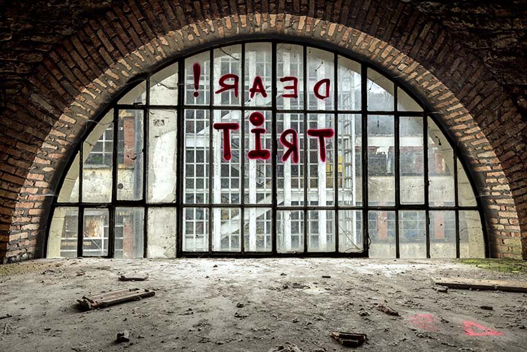Etat en 2016. Usine A : baie en arc plein cintre à l'étage en surcroît de la chaufferie.