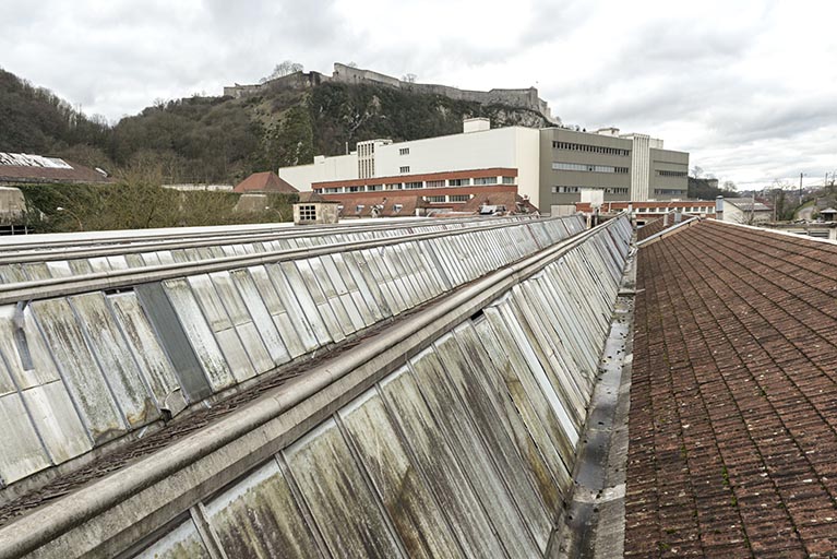 Etat en 2016. Usine A : sheds de l'atelier de réparation, vus de la chaufferie.