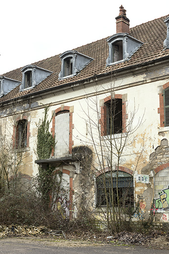 Etat en 2016. Usine A : travées de la façade sur cour des bureaux (extrémité occidentale).
