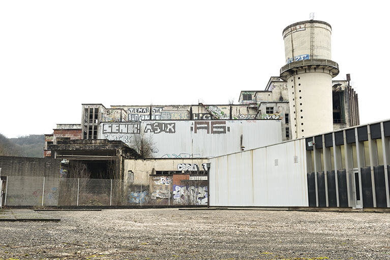 Etat en 2016. Usine A : extrémité orientale des ateliers d'étirage et filature tergal et nylon, centrale frigorifique et château d'eau.