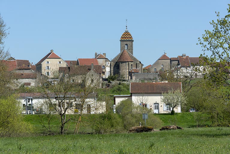 Vue du village depuis l'ouest.