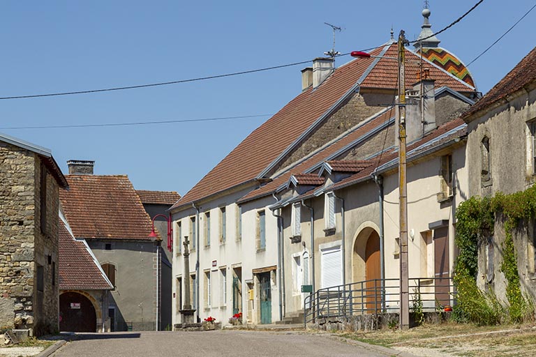 Alignement de la rue du Jardiney, côté ouest.