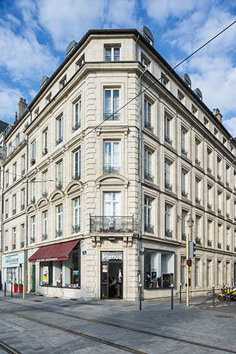 immeuble et atelier d'horlogerie Sarda (33 quai Veil-Picard).