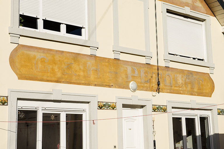 Usine d'horlogerie Pétolat Frères et Anguenot (19 rue Nicolas Bruand).