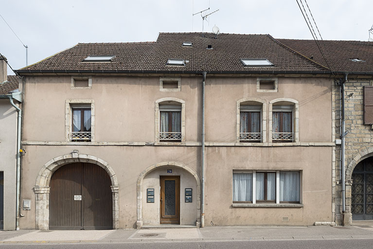 Maison transformée, rue François Mitterrand.