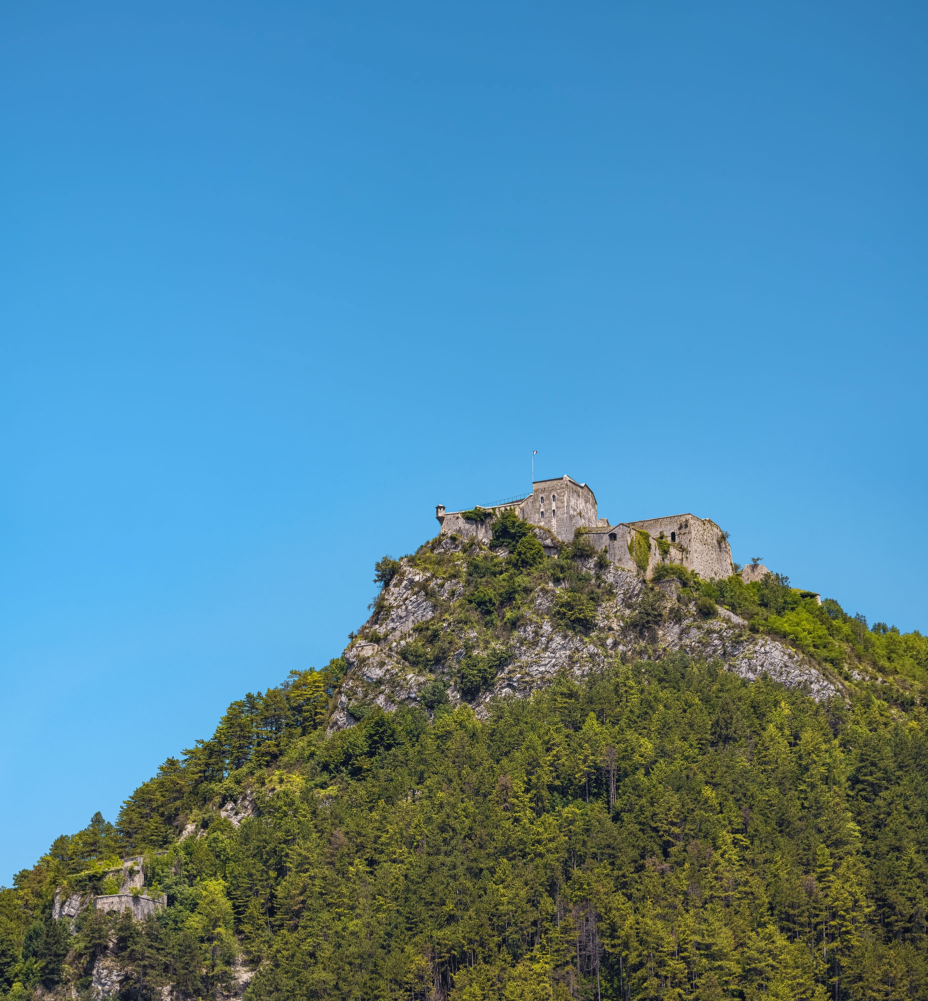 L'enceinte principale et le bas-Belin.