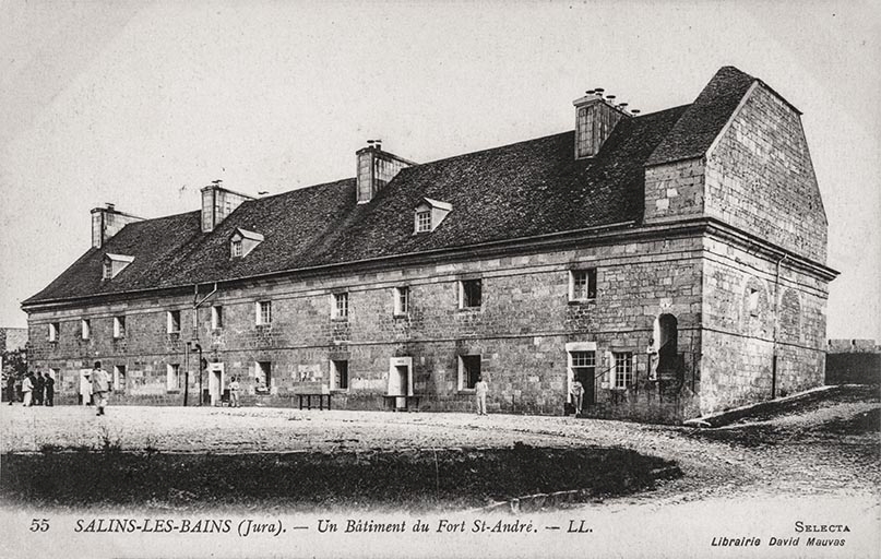 Salins-les-Bains (Jura). Un bâtiment du fort Saint-André. S.d.