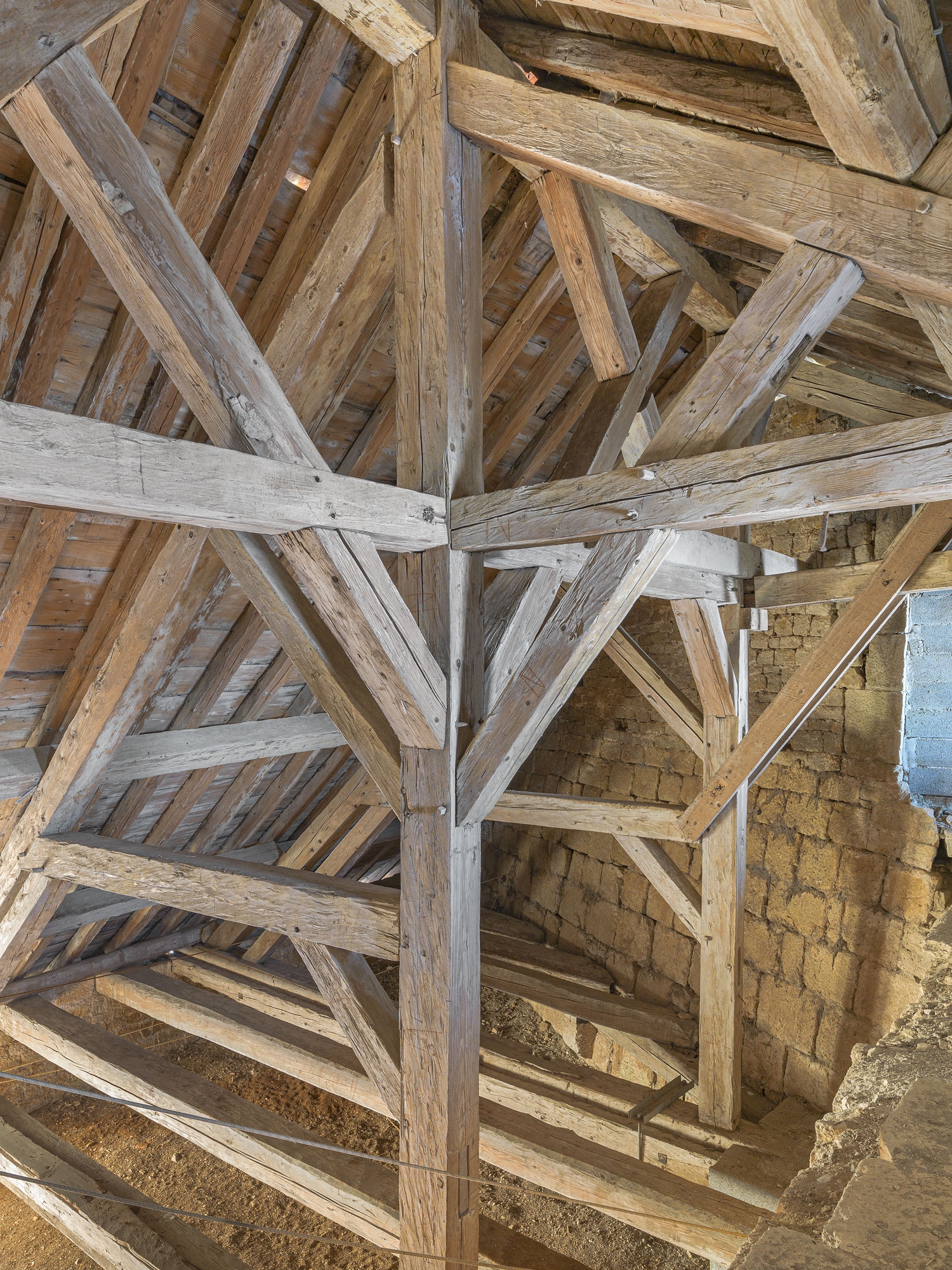Pavillon d'entrée : détail de la charpente.