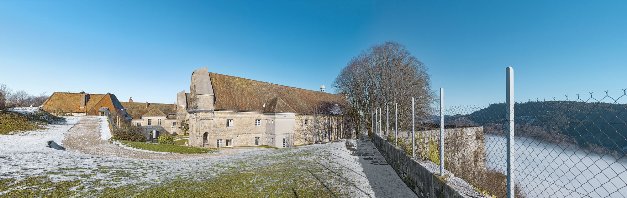 Vue intérieure depuis le sud.