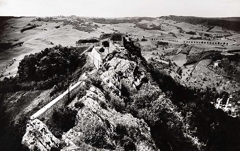22 SALINS-LES-BAINS (Jura) - Fort Belin. carte postale. (S.d).