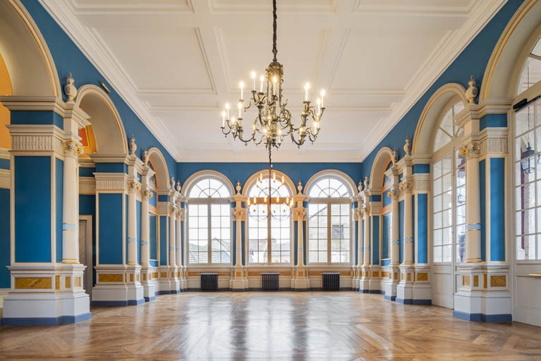 Foyer : vue d'ensemble vers le mur ouest. ; Théâtre municipal : le foyer.