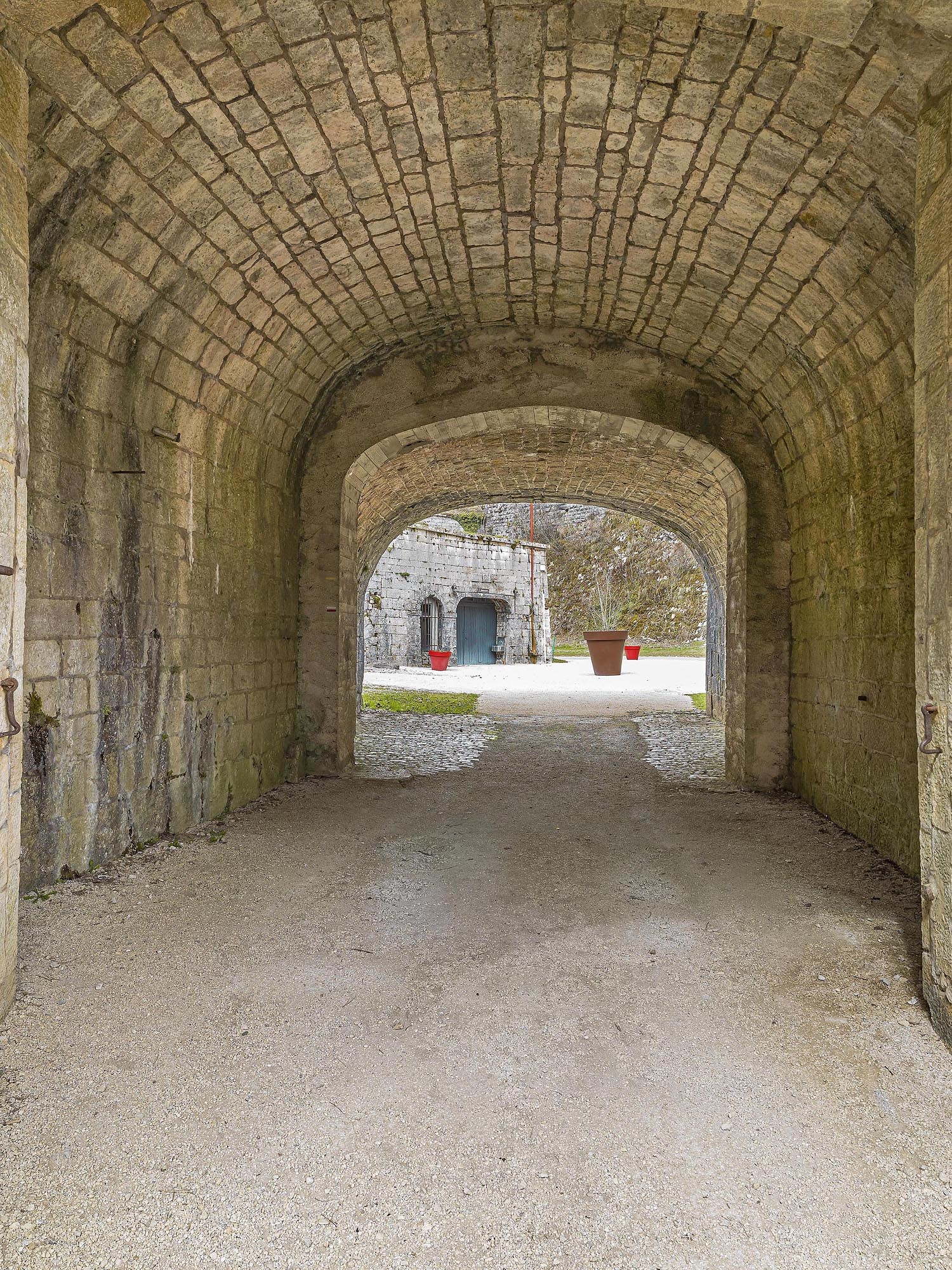 Le passage voûté.