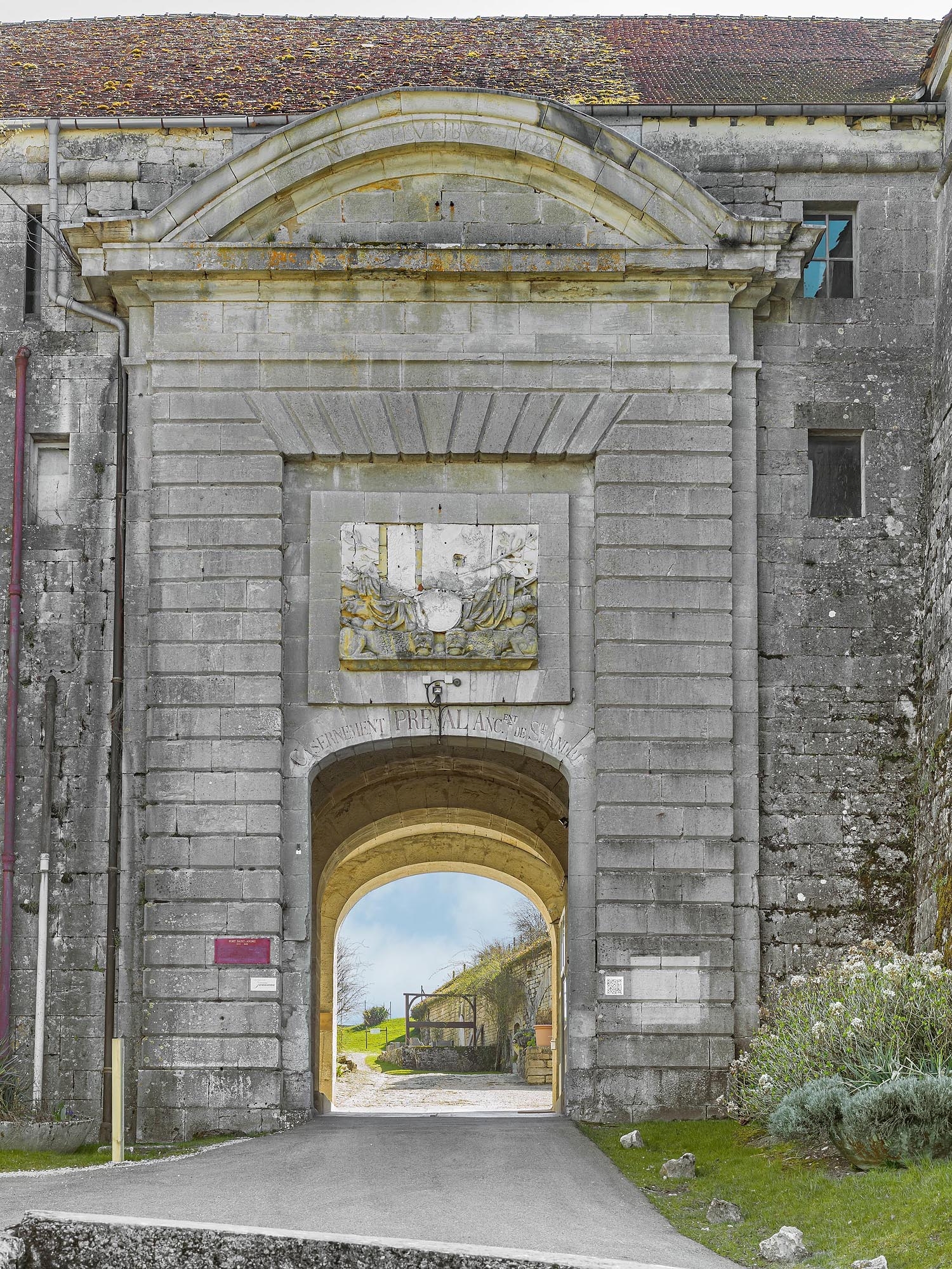 La porte d'entrée : vue d'ensemble.