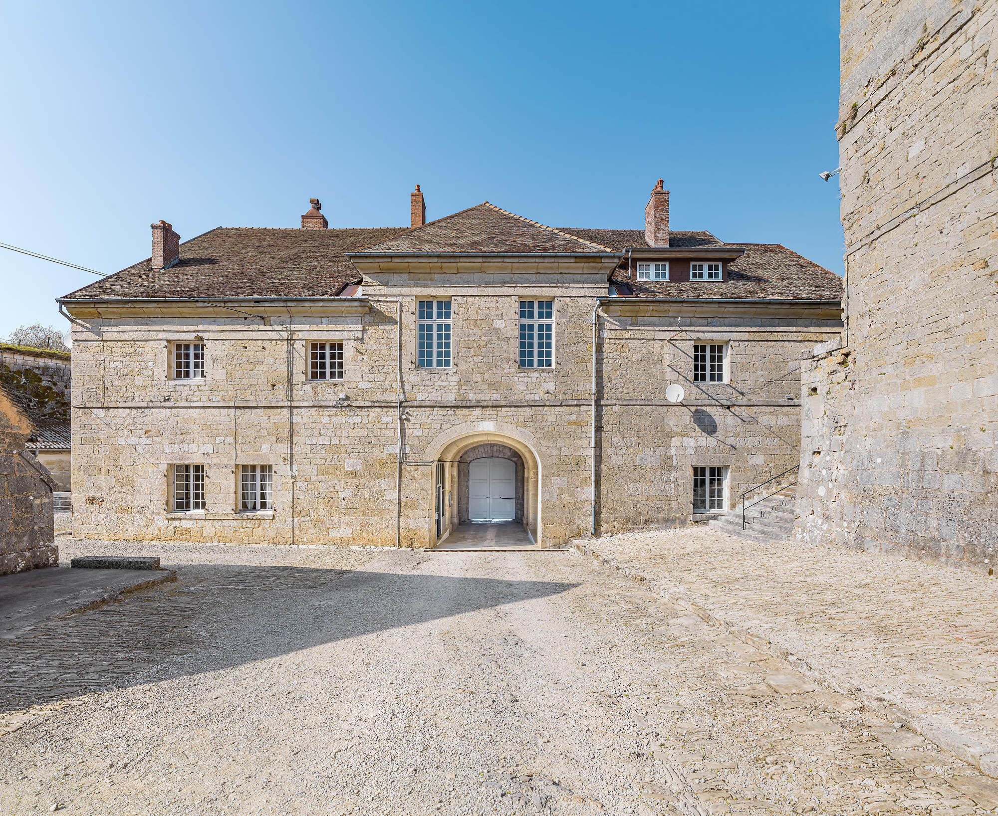 Pavillon d'entrée : façade postérieure.