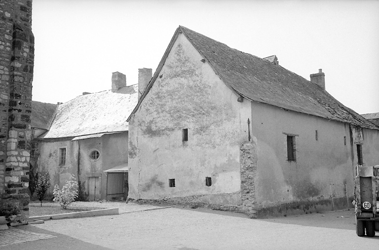 Logis : élévations postérieure et gauche.