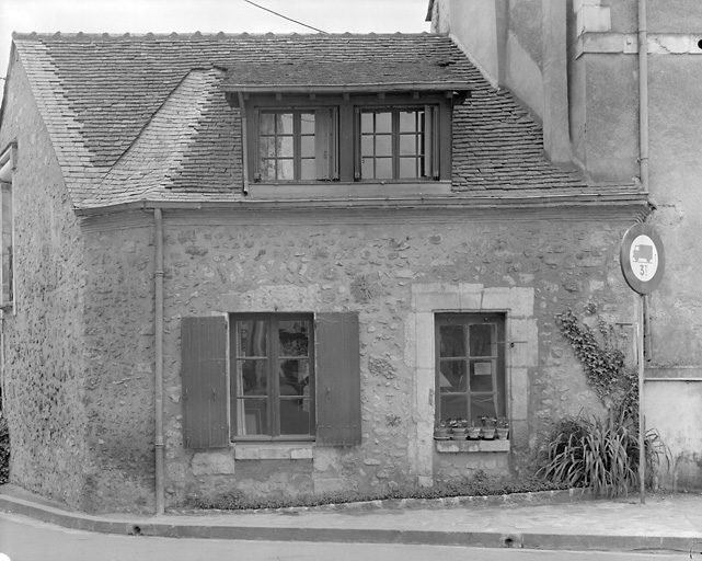 2 place de la Lune partie gauche : élévation antérieure.