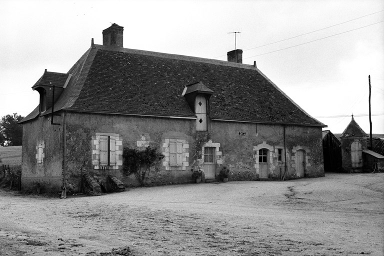 Ferme est, bâtiment est, face ouest.