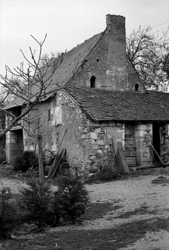Ancien corps de logis est : face ouest et pignon sud.