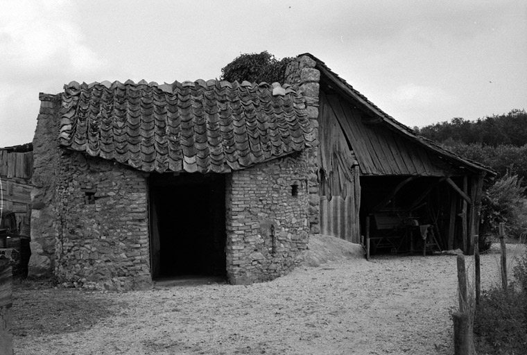 Four et séchoir : face sud-ouest.