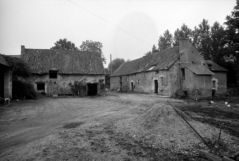 Vue d'ensemble depuis sud-Fig. 15 du dossier cantonal Maisons ; Fermes.
