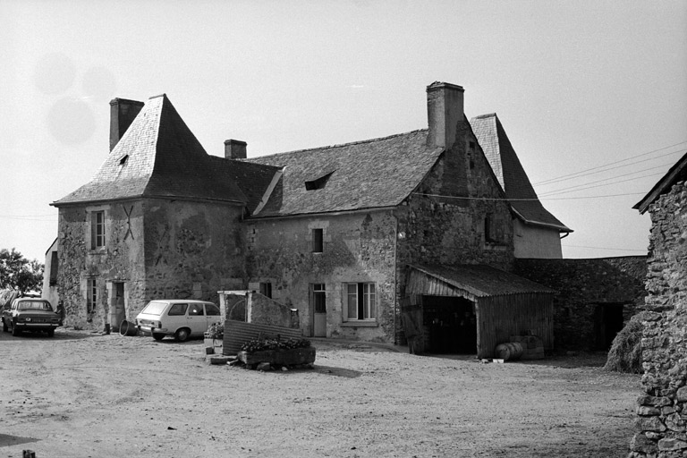 Corps de logis : façades antérieures sud-est.