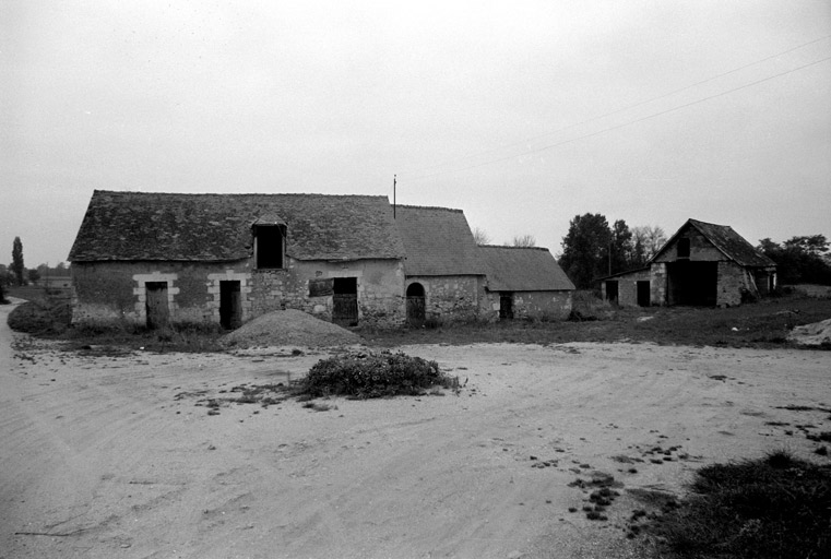 Bâtiments est : face ouest.