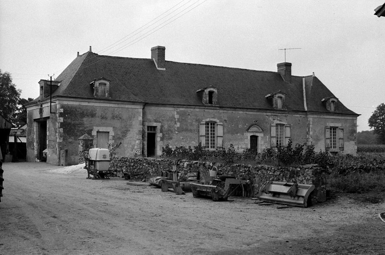 Corps de logis, face est.