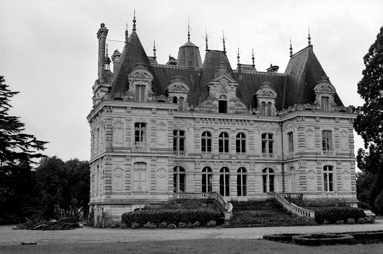 Château : façade nord-est.