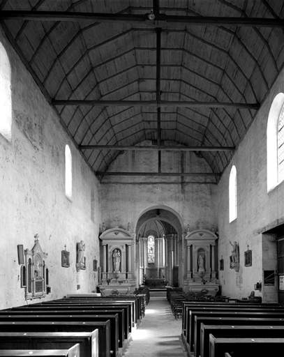 Nef et choeur : vue générale d'ouest en est.