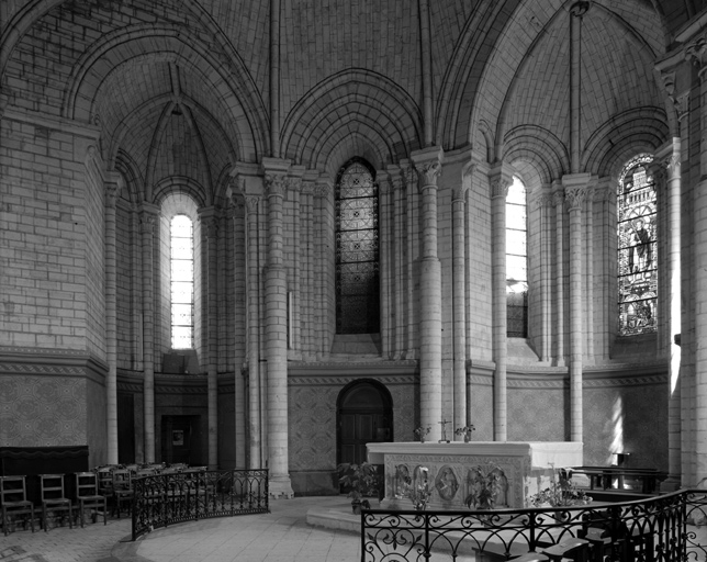 Choeur, partie est, absidiole est et absidiole axiale.