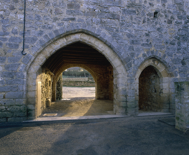 Elévation postérieure (détail) : passage couvert.