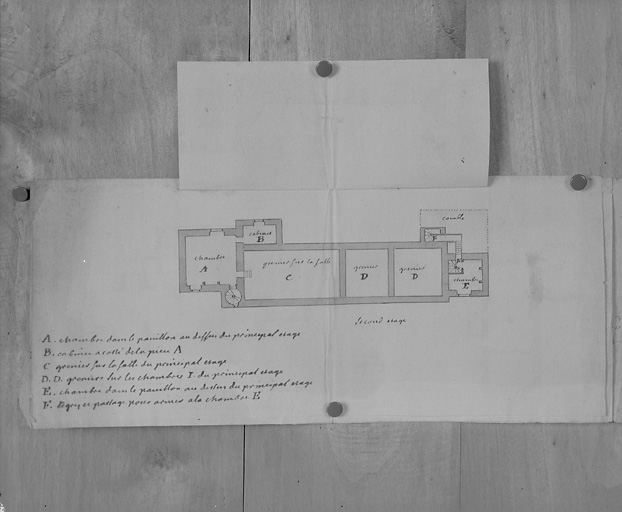 Plan du 2e étage-carré et de l'étage de comble du logis médiéval.