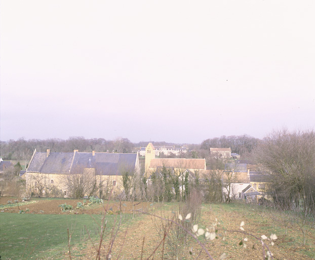 Vue de situation depuis le sud.