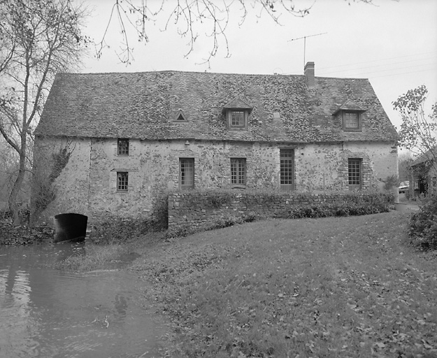 Le Moulin-de-Fresnay. Moulin : élévation antérieure.