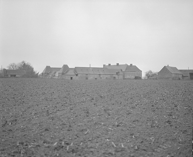 Vue d'ensemble depuis l'est.