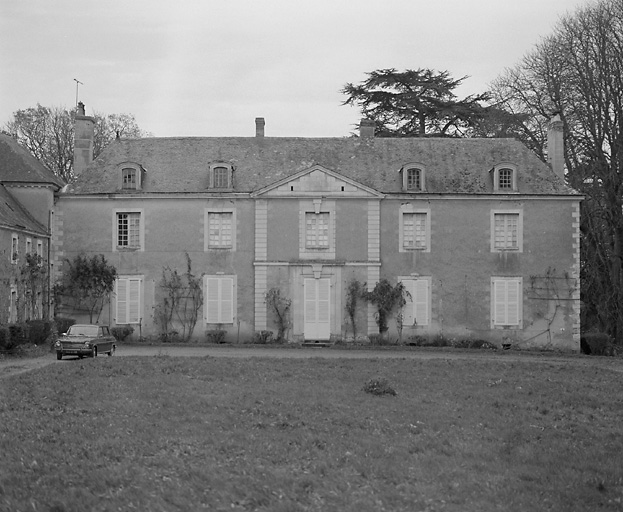 Logis : élévation antérieure.