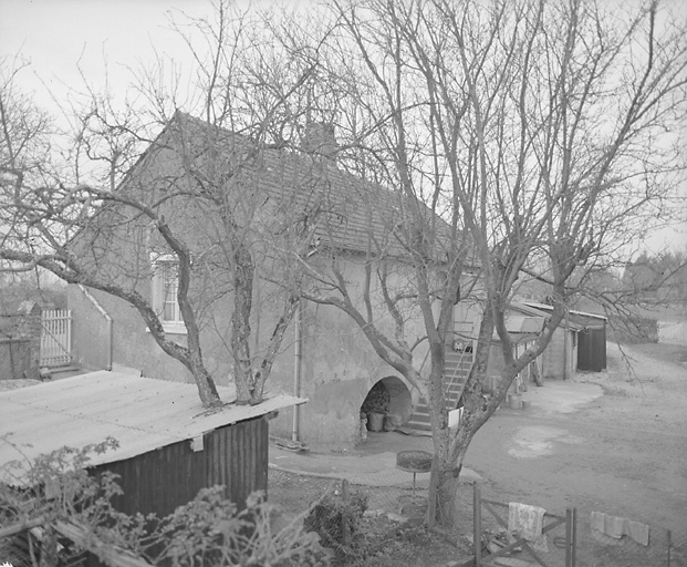 Précigné : Rue de la Tendresse, vestige du premier four à l'étage de soubassement de la maison.